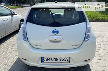 Седан Nissan Leaf 2012 в Звягеле