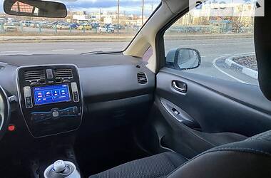 Хэтчбек Nissan Leaf 2013 в 
