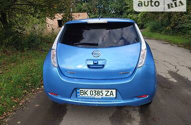 Хэтчбек Nissan Leaf 2014 в Ровно