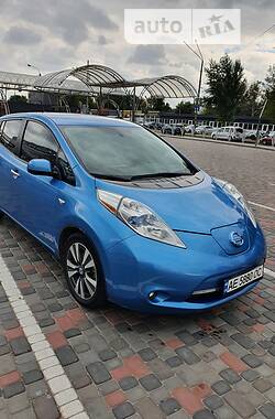 Хэтчбек Nissan Leaf 2014 в Днепре