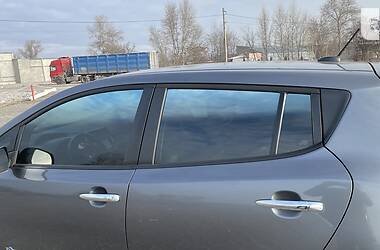 Хэтчбек Nissan Leaf 2015 в Днепре