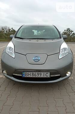 Хетчбек Nissan Leaf 2015 в Одесі