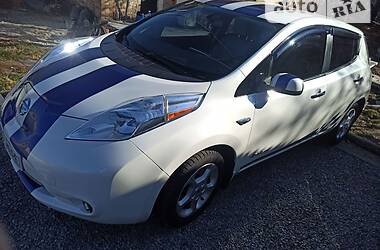 Хэтчбек Nissan Leaf 2014 в Киеве