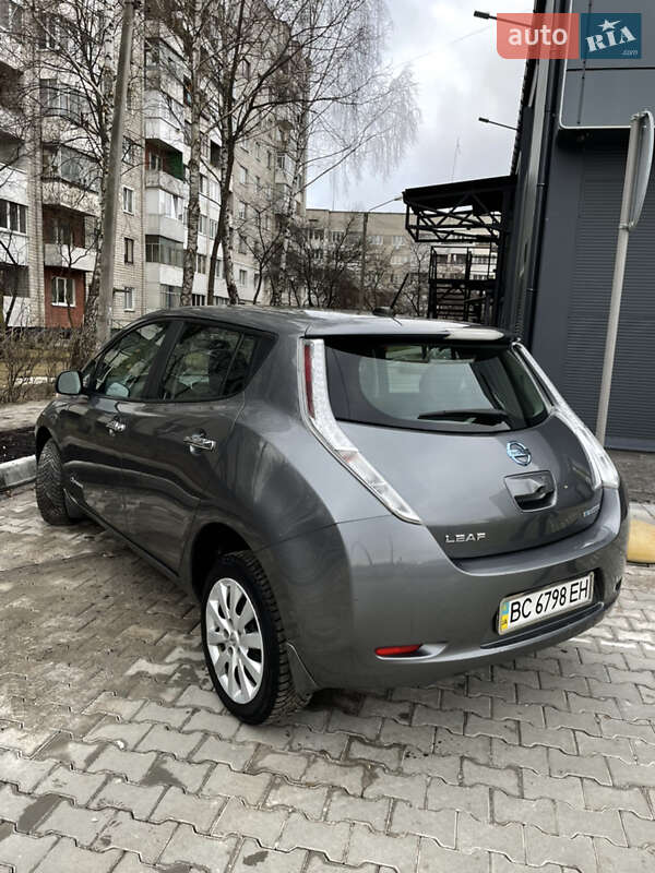 Хэтчбек Nissan Leaf 2015 в Львове