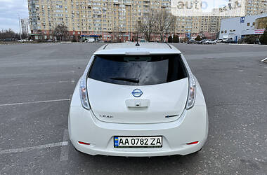 Хетчбек Nissan Leaf 2015 в Києві