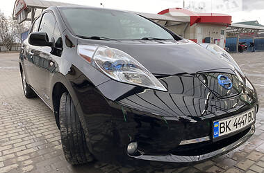 Хэтчбек Nissan Leaf 2012 в Ровно