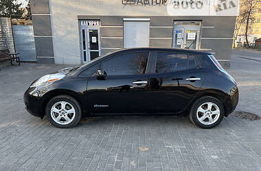 Хэтчбек Nissan Leaf 2013 в Ровно