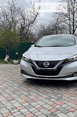Хэтчбек Nissan Leaf 2020 в 