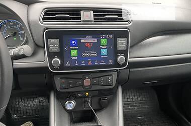 Хэтчбек Nissan Leaf 2020 в 