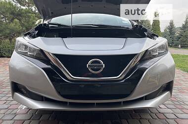 Хэтчбек Nissan Leaf 2020 в 
