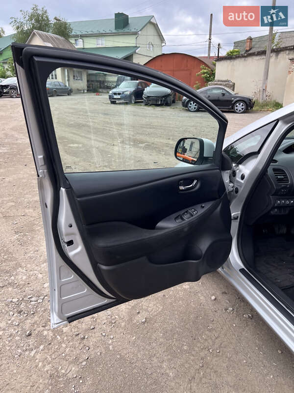 Хетчбек Nissan Leaf 2015 в Івано-Франківську фото 13 Хетчбек Nissan Leaf 2015 в Івано-Франківську