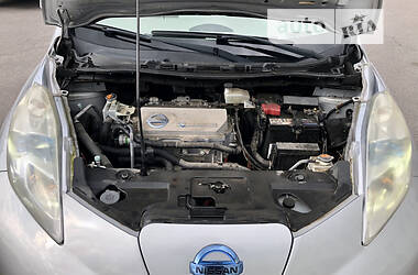 Хэтчбек Nissan Leaf 2011 в Виннице