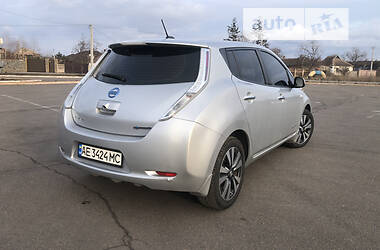 Хэтчбек Nissan Leaf 2015 в Ковеле