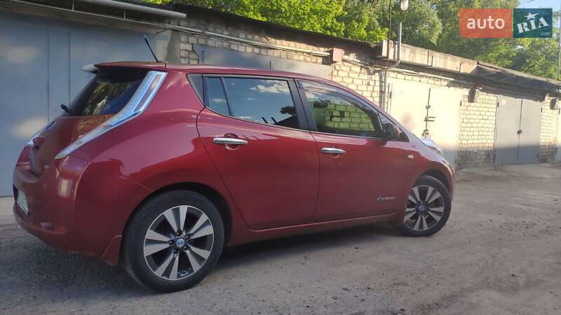 Хэтчбек Nissan Leaf 2013 в Харькове