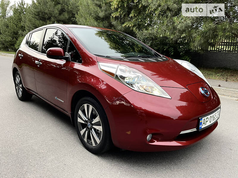 Хэтчбек Nissan Leaf 2013 в Днепре