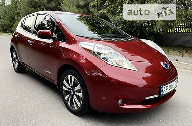 Хэтчбек Nissan Leaf 2013 в Днепре