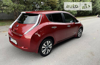 Хэтчбек Nissan Leaf 2013 в Днепре