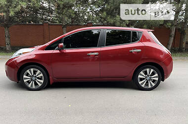 Хэтчбек Nissan Leaf 2013 в Днепре