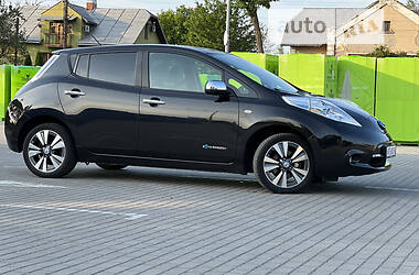 Хетчбек Nissan Leaf 2014 в 