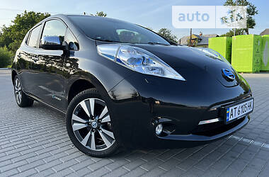 Хетчбек Nissan Leaf 2014 в 