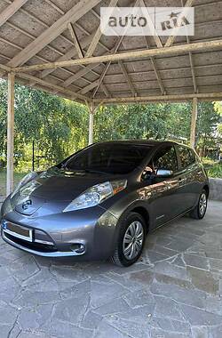 Седан Nissan Leaf 2014 в Киеве