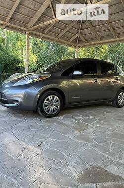 Седан Nissan Leaf 2014 в Киеве