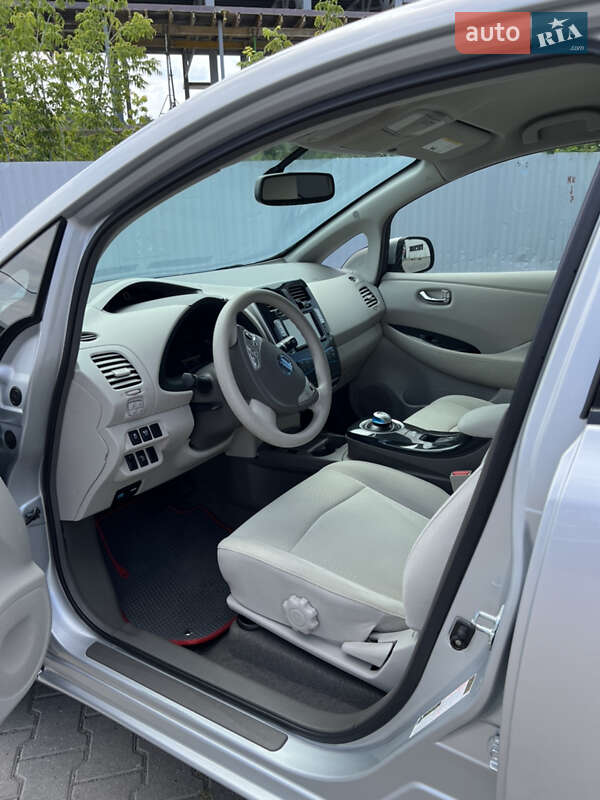 Хэтчбек Nissan Leaf 2011 в Виннице