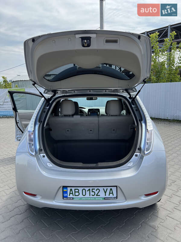 Хэтчбек Nissan Leaf 2011 в Виннице