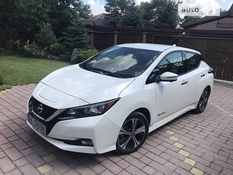 Хетчбек Nissan Leaf 2019 в Дніпрі