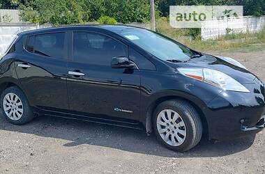 Хэтчбек Nissan Leaf 2014 в Берегово