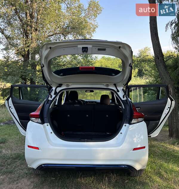 Хэтчбек Nissan Leaf 2018 в Кривом Роге