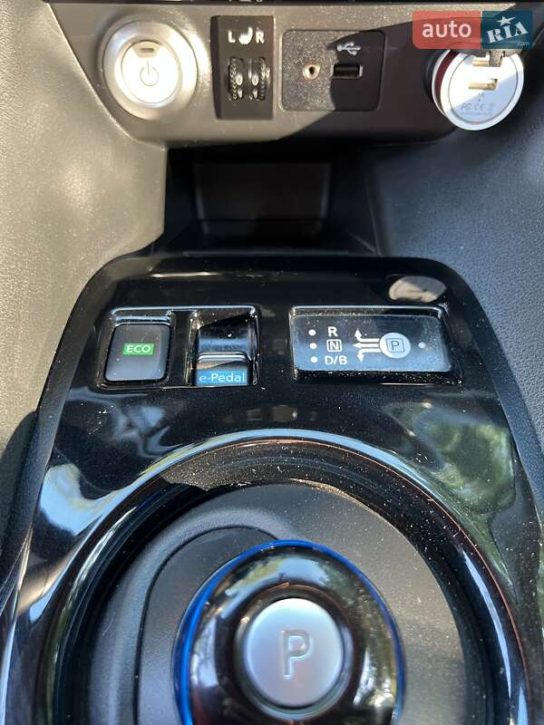 Хэтчбек Nissan Leaf 2018 в Кривом Роге