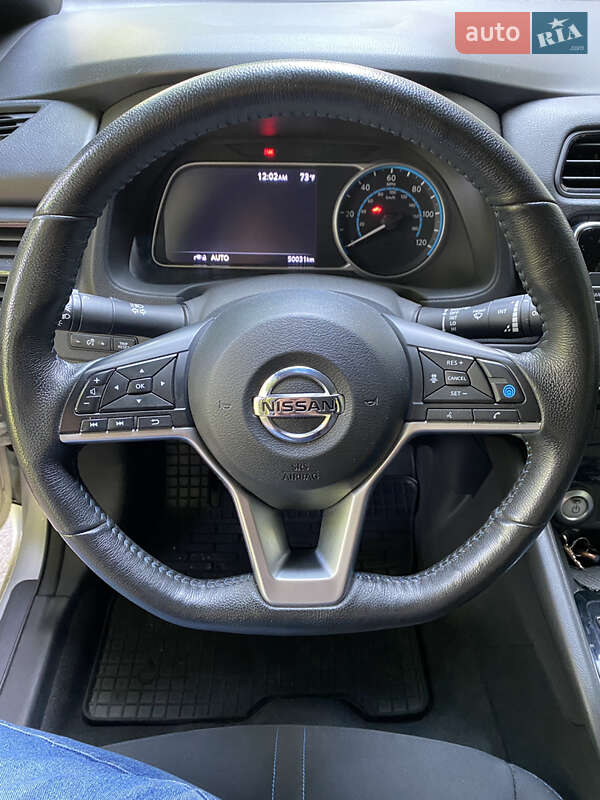 Хэтчбек Nissan Leaf 2018 в Днепре