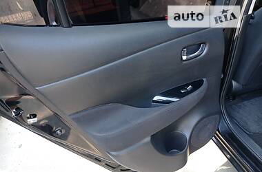Хэтчбек Nissan Leaf 2013 в 