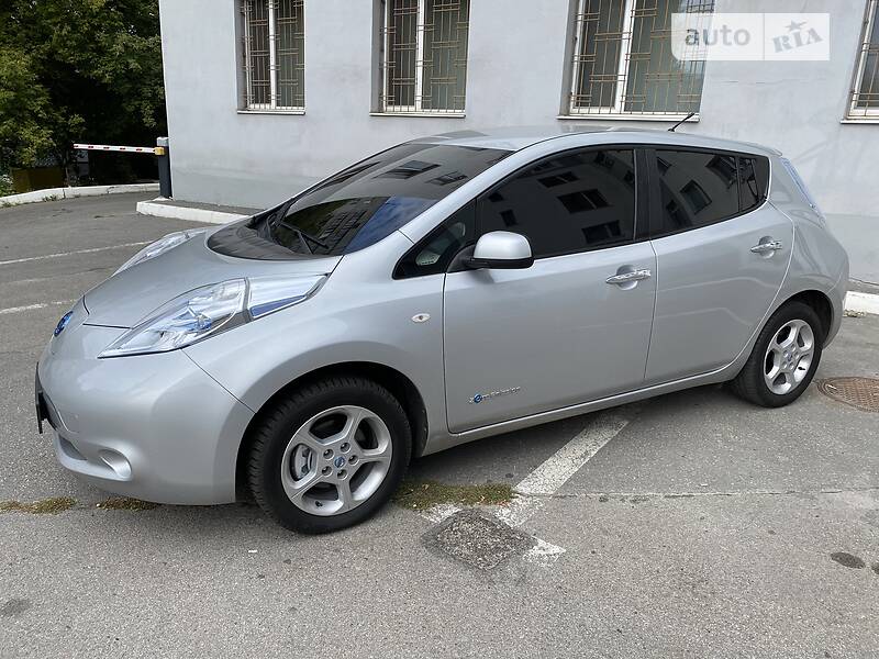 Хетчбек Nissan Leaf 2012 в Харкові