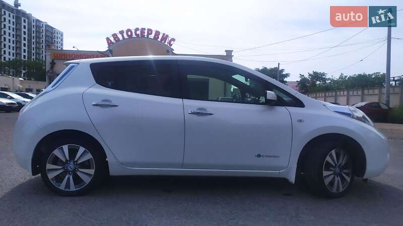 Хэтчбек Nissan Leaf 2012 в Одессе