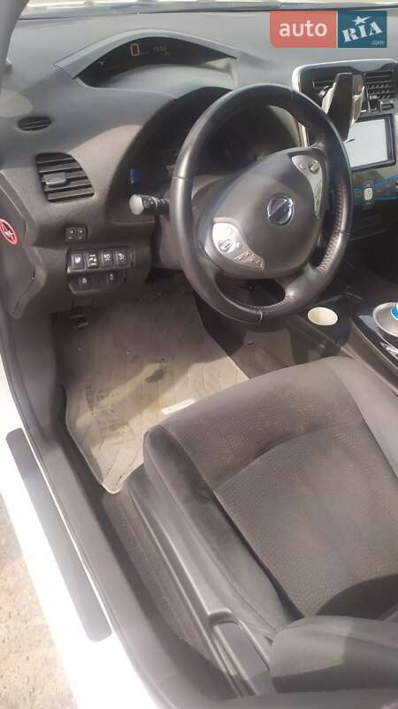 Хэтчбек Nissan Leaf 2012 в Одессе