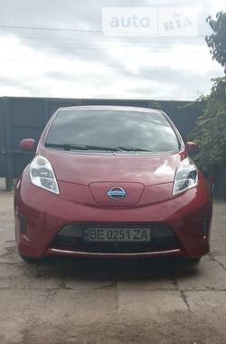 Хэтчбек Nissan Leaf 2014 в 