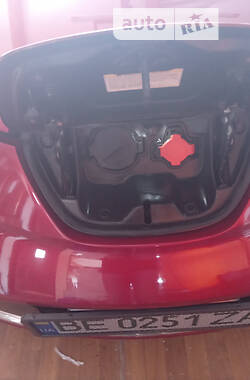 Хэтчбек Nissan Leaf 2014 в 