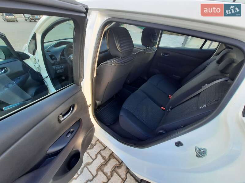 Хэтчбек Nissan Leaf 2017 в Черновцах