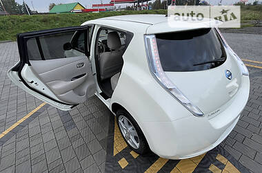 Хэтчбек Nissan Leaf 2012 в Стрые