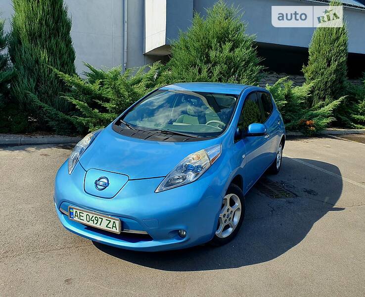 Хэтчбек Nissan Leaf 2012 в Днепре