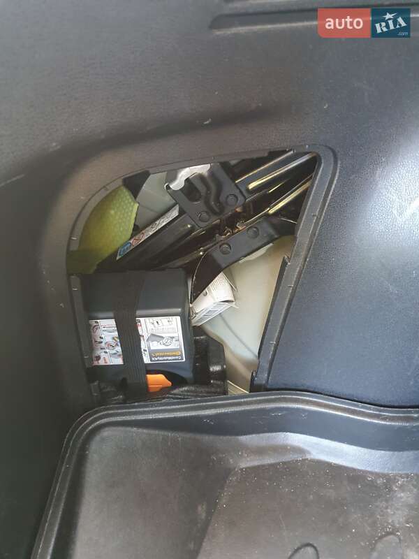 Хетчбек Nissan Leaf 2016 в Києві