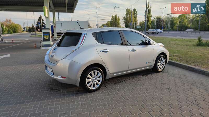 Хетчбек Nissan Leaf 2013 в Дніпрі фото 2 Хетчбек Nissan Leaf 2013 в Дніпрі