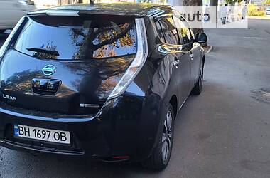 Хэтчбек Nissan Leaf 2014 в 