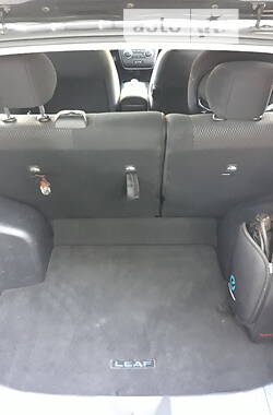 Хетчбек Nissan Leaf 2014 в 