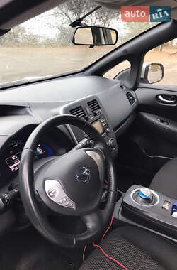 Хэтчбек Nissan Leaf 2013 в Измаиле