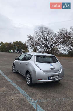 Хэтчбек Nissan Leaf 2013 в Измаиле