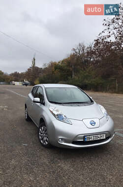 Хэтчбек Nissan Leaf 2013 в Измаиле