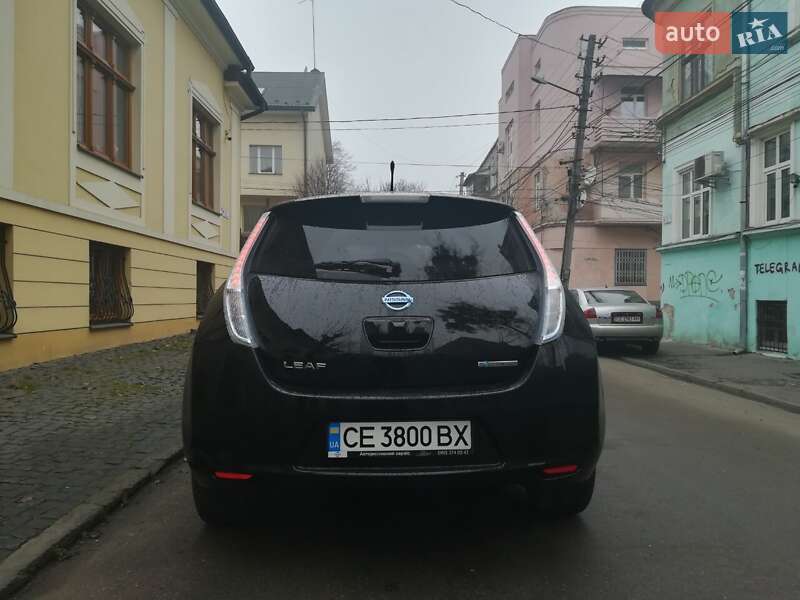 Хетчбек Nissan Leaf 2013 в Чернівцях